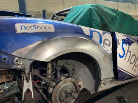 Mazda MX-5 wheel arch replacement